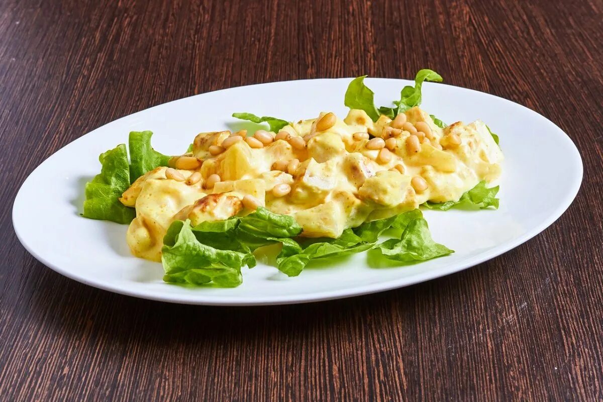 Салат с ананасом и куриной грудкой классический. Рецепт салата с ананасом и куриным филе. Рецепт салата с ананасом и куриным филе. Хрустящий салат с ананасами и курицей. Рецепт салата с ананасом и куриным филе.
