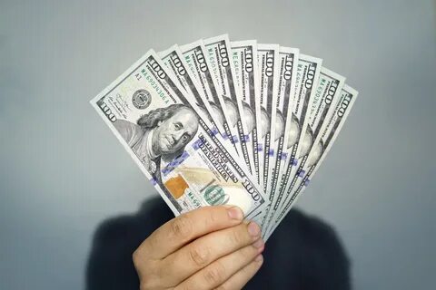 Доллар продавать надо