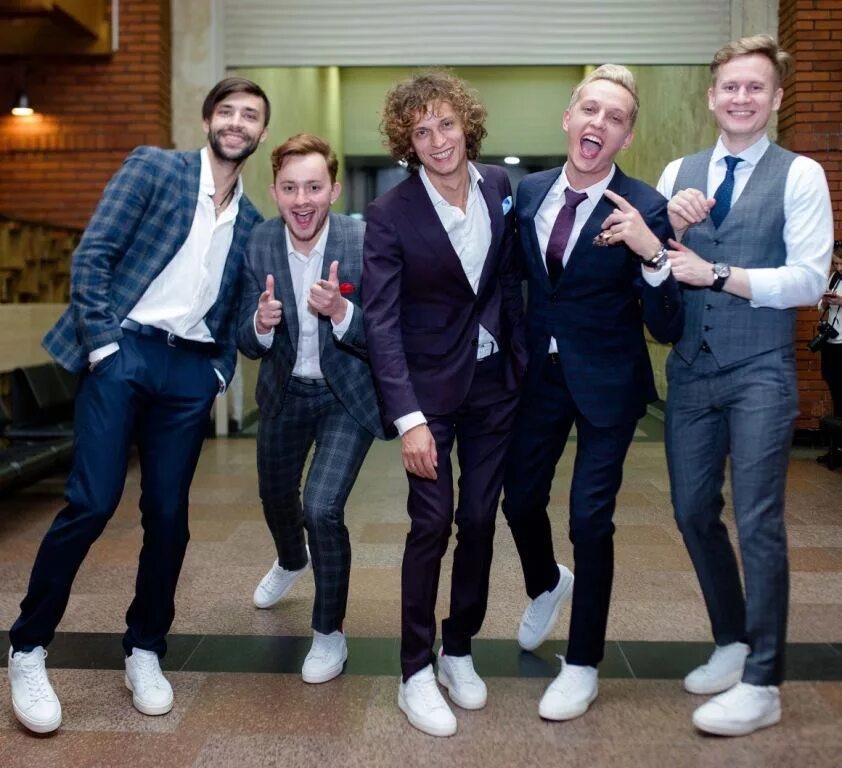 пять солистов. солисты группы viva. Viva группа вокальная. кавер группа пятеро. вокальная группа viva солисты.