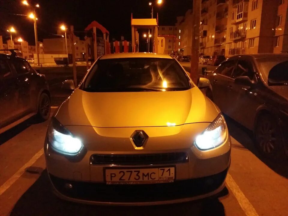 Лампочки renault fluence. Лампочки Рено Флюенс 2011. Лампа в габариты Рено Флюенс 2012. Рено Fluence лампочки габариты. Лампочки Рено Флюенс 2012.