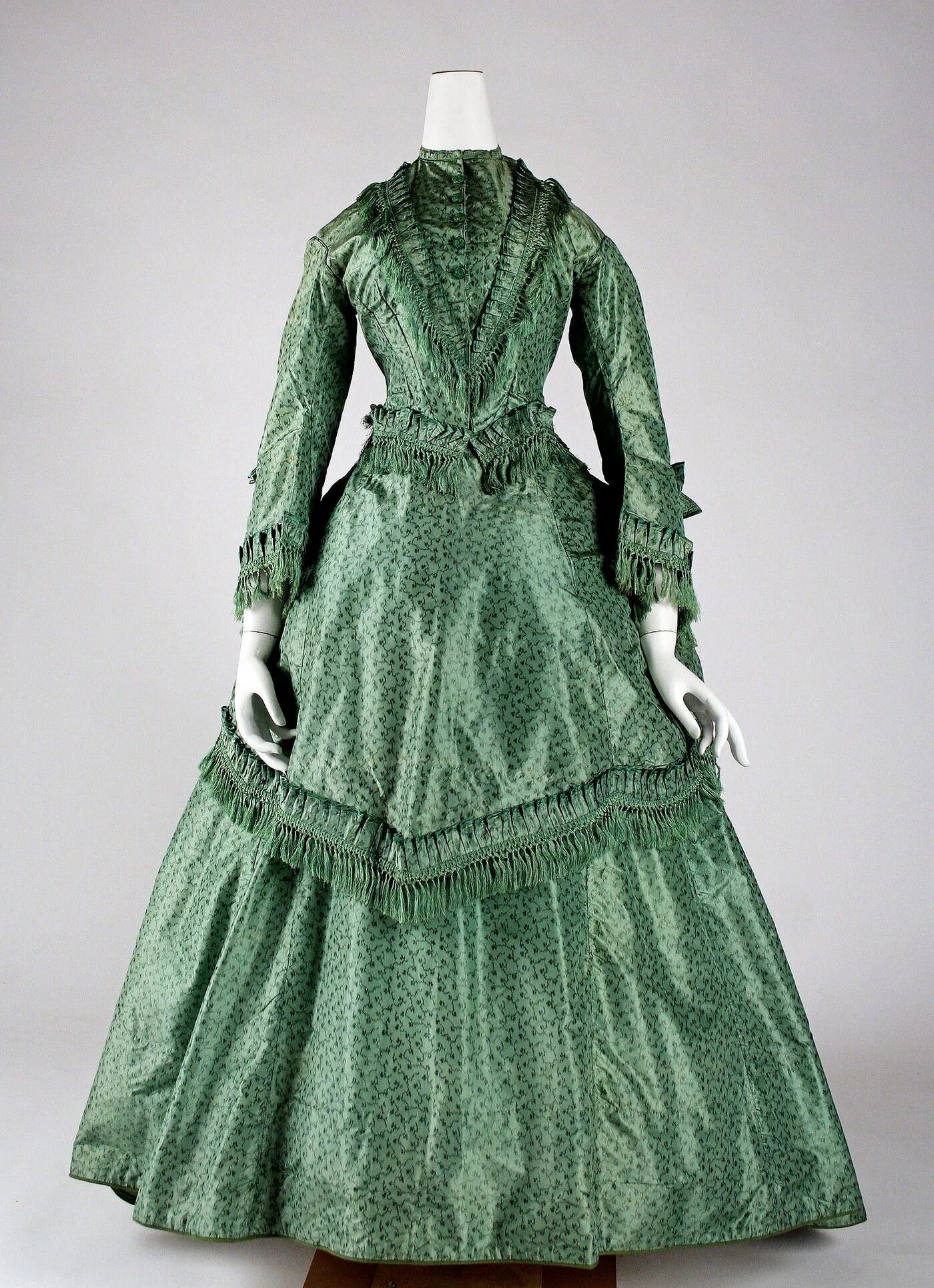 Китайские платья для девочек в ссср. Платье разбор. Турнюр 1870-1880. Платье разбор. Платье 1868 года турнюр.