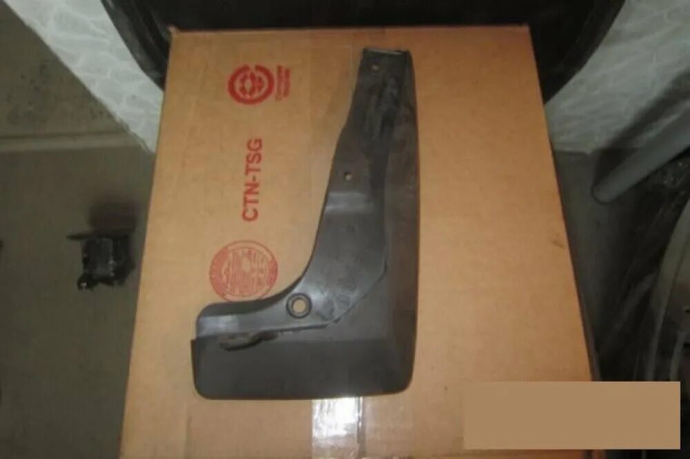 передний брызговик рав 4