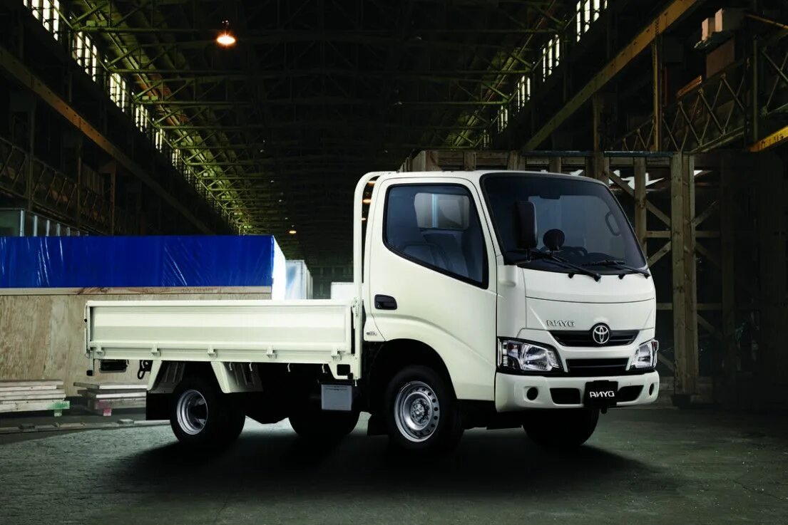 Продажа грузовик тойота. Toyota Dyna, Toyota Dyna. Тойота Дюна 300. Toyota Dyna u600. Toyota Dyna u200.