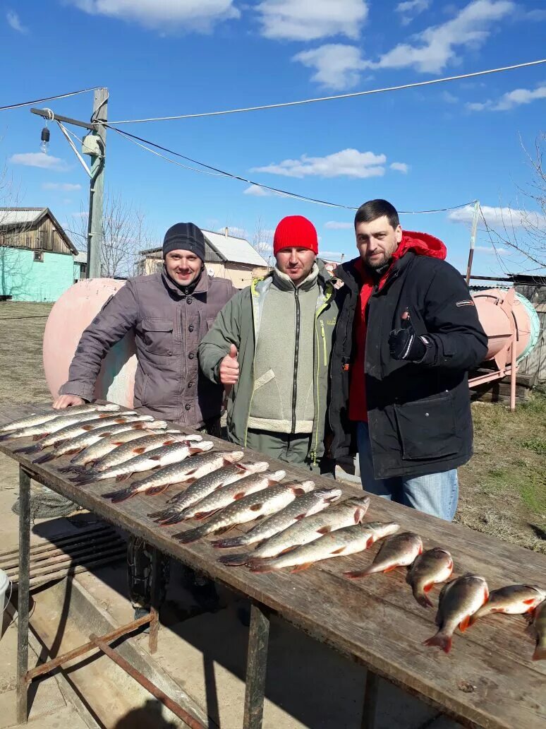 Селитренное астраханская погода на 14. Рыбалка в Харабали Селитренное. Рынок средняя Ахтуба. Строитель Харабали. Харабалинская рыбалка.