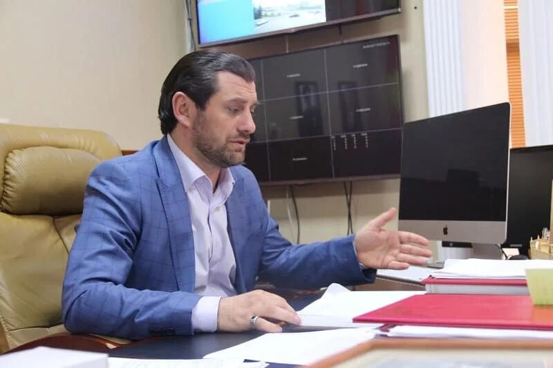 Мэр магаса. Мэр магаса. Мэр города магаса. Глава города магас орцханов. Мэр магаса аушев.