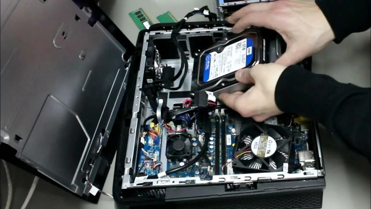 Видеокарта dell alienware x51. Alienware x51 видеокарта. Dell alienware x51. Форм фактор alienware x51 r2. 1 x 51 x.