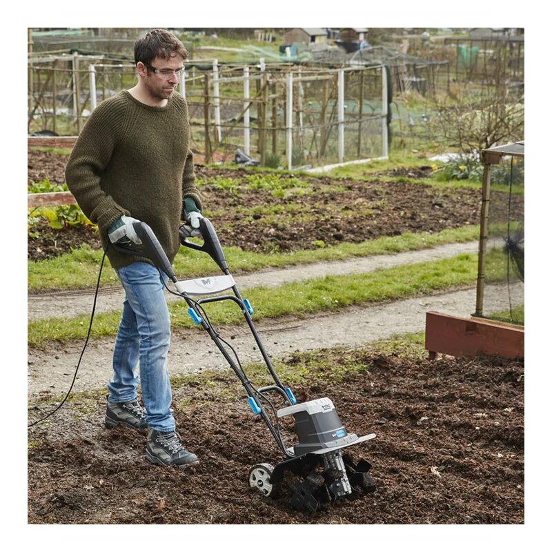 Техника для обработки земли. Культиватор Mac Allister mtip1400. Культиватор MTIP 1400. Культиватор Макалистер МТ 1000. Аккумуляторный культиватор Gardena.
