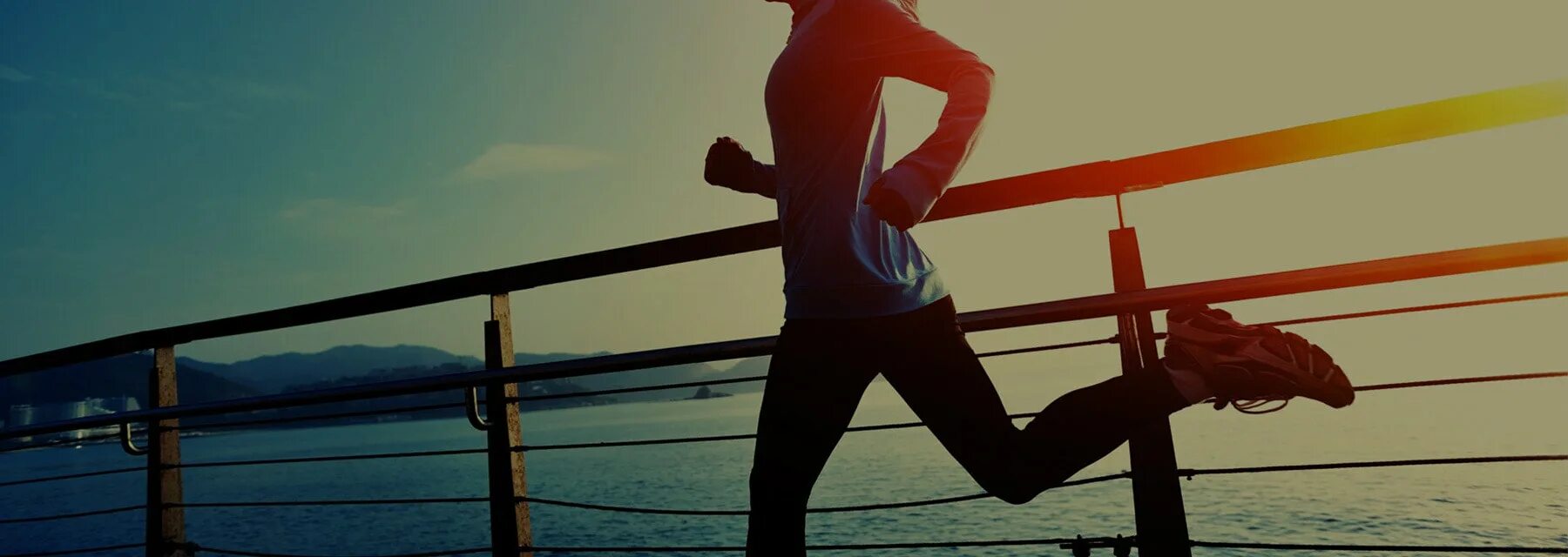 Семейные спортивные соревнования. Жизнь это соревнование. Легкая атлетика бег спринт. Жизнь это соревнование. Забег финиш.