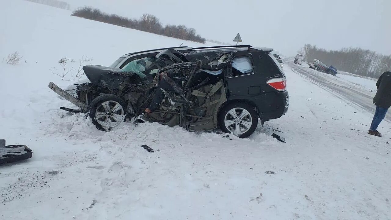 Группа попала в аварию