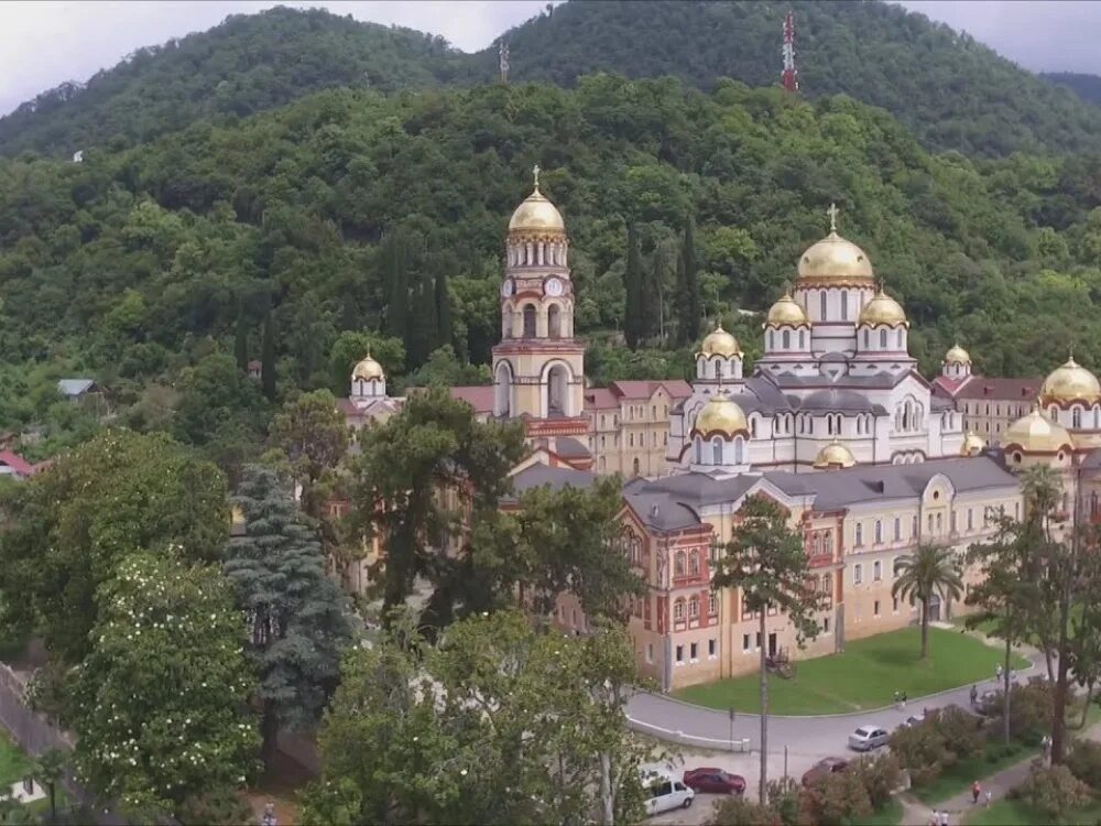 Новый афон церковь пантелеймона. Афон абхазия видео. Новоафонский монастырь абхазия зимой. Новоафонский мужской монастырь в абхазии. Гал -новый афон.