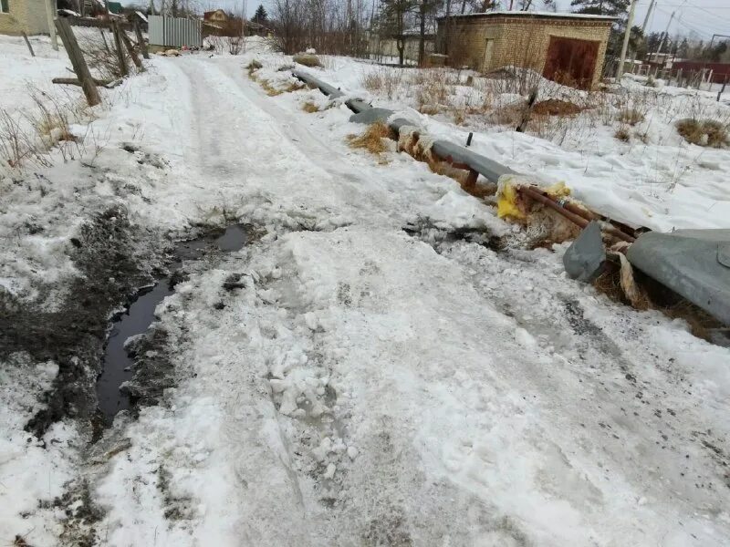 прорыв трассы. прорыв трассы картинка. что сейчас в петербурге. прорыв трассы. машина провалилась в кипяток.
