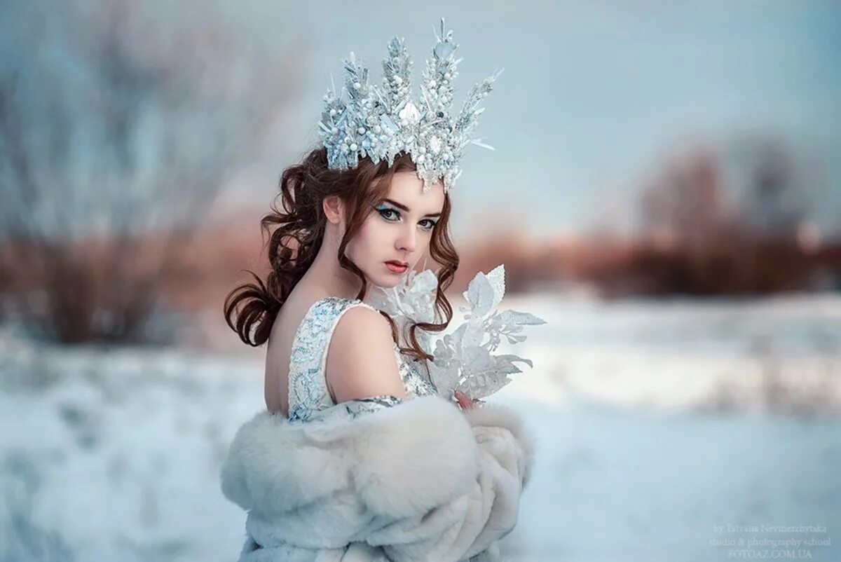 Сказочный образ. Снеңная Королева. Королева зимы. Снежная Королева фотосессия. Зима в образе девушки.