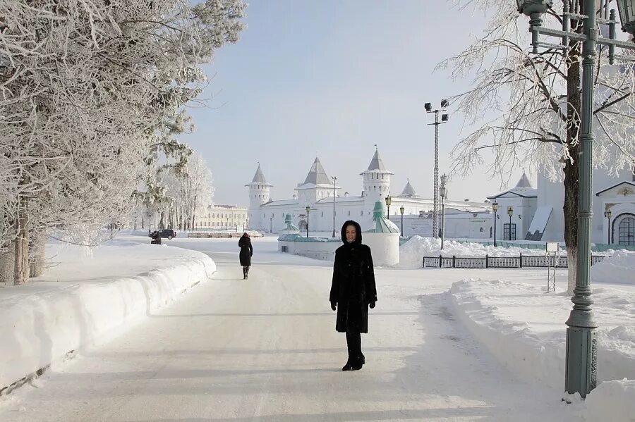 Тобольск в феврале. Парк в Тобольске зимой. Тобольск Кремль зимой. Вид с горы в Тобольске зимой.