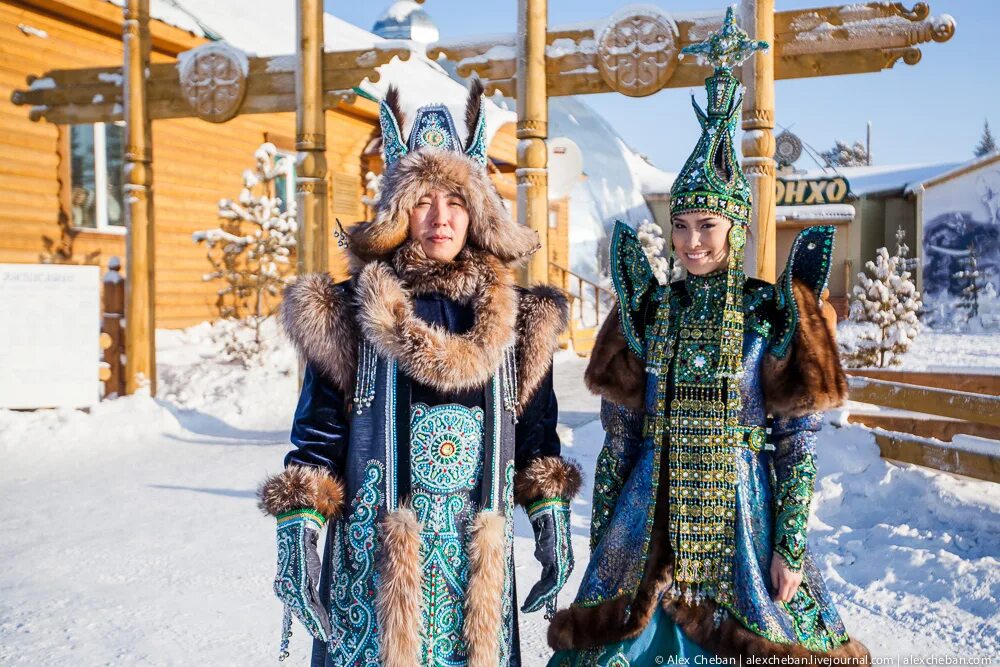 Якутия национальный костюм Филиппова. Национальный зимний костюм Саха якутов. Якутская традиционная