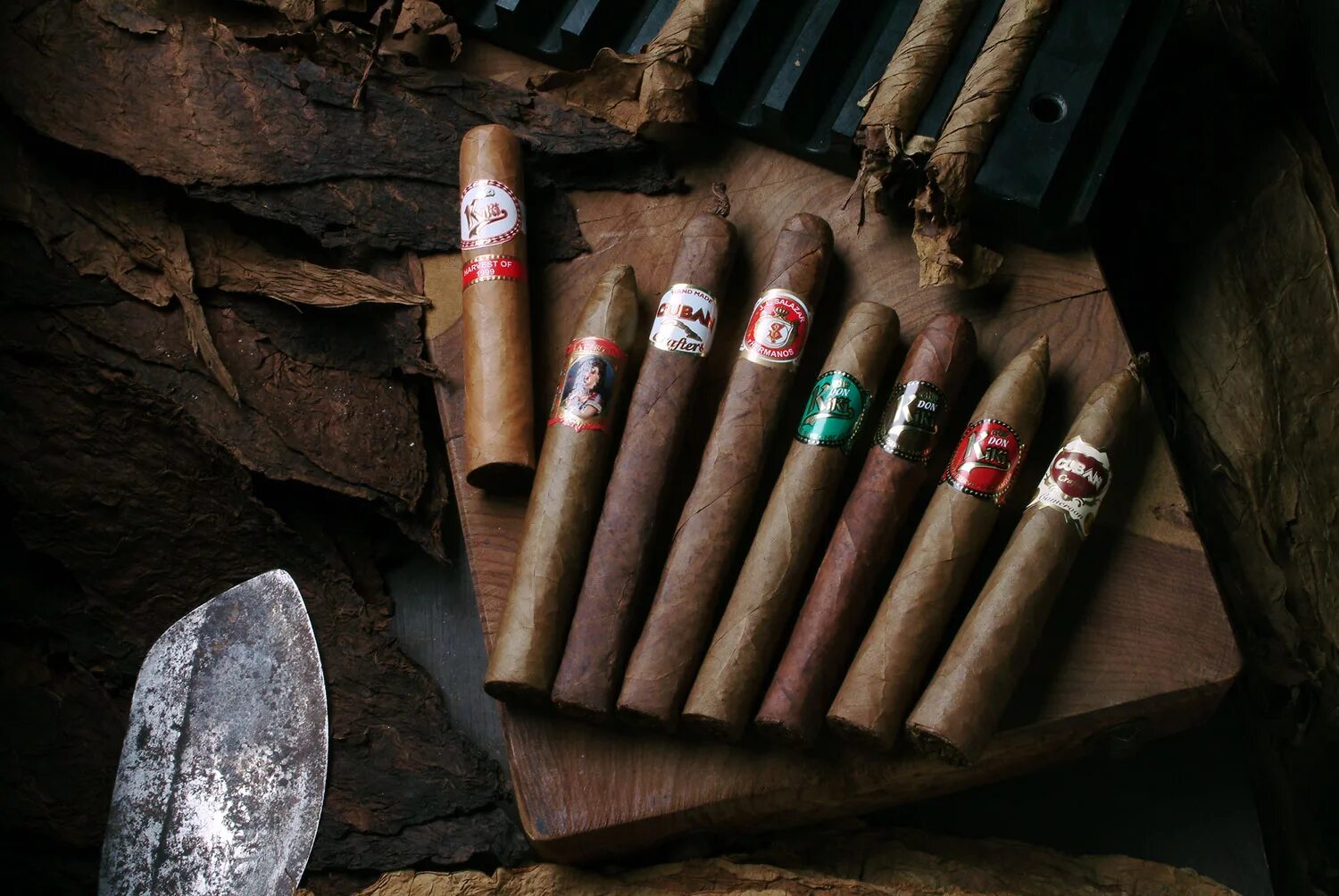 В чем смысл сигар. Пурос сигары. альмодовара сигара. кубинские сигареты cohiba. старинные сигары.