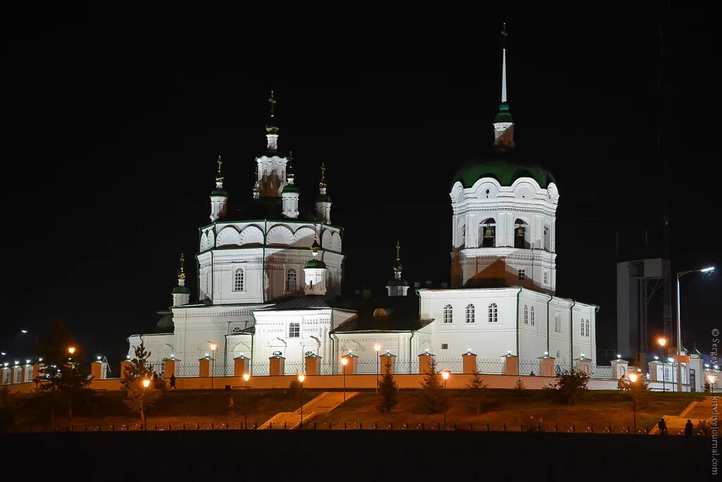 город енисейск. город енисейск. енисейск центр города. город енисейск красноярского края. успения божией матери храм енисейск.