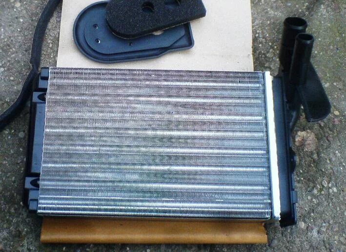 Радиатор отопителя renault master 3. Радиатор отопителя рено клио. Радиатор печки рено меган 2. Радиатор рено симбол 1. Рено твинго 1 радиатор печки.