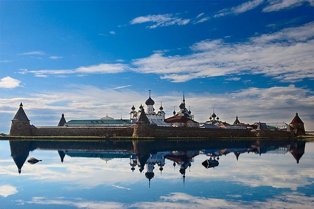 Соловецкий монастырь. Соловецкий монастырь Соловецкие острова. Спасо-Преображенский Соловецкий ставропигиальный мужской монастырь. Архитектурный ансамбль Соловецких островов. Соловки сайт монастыря