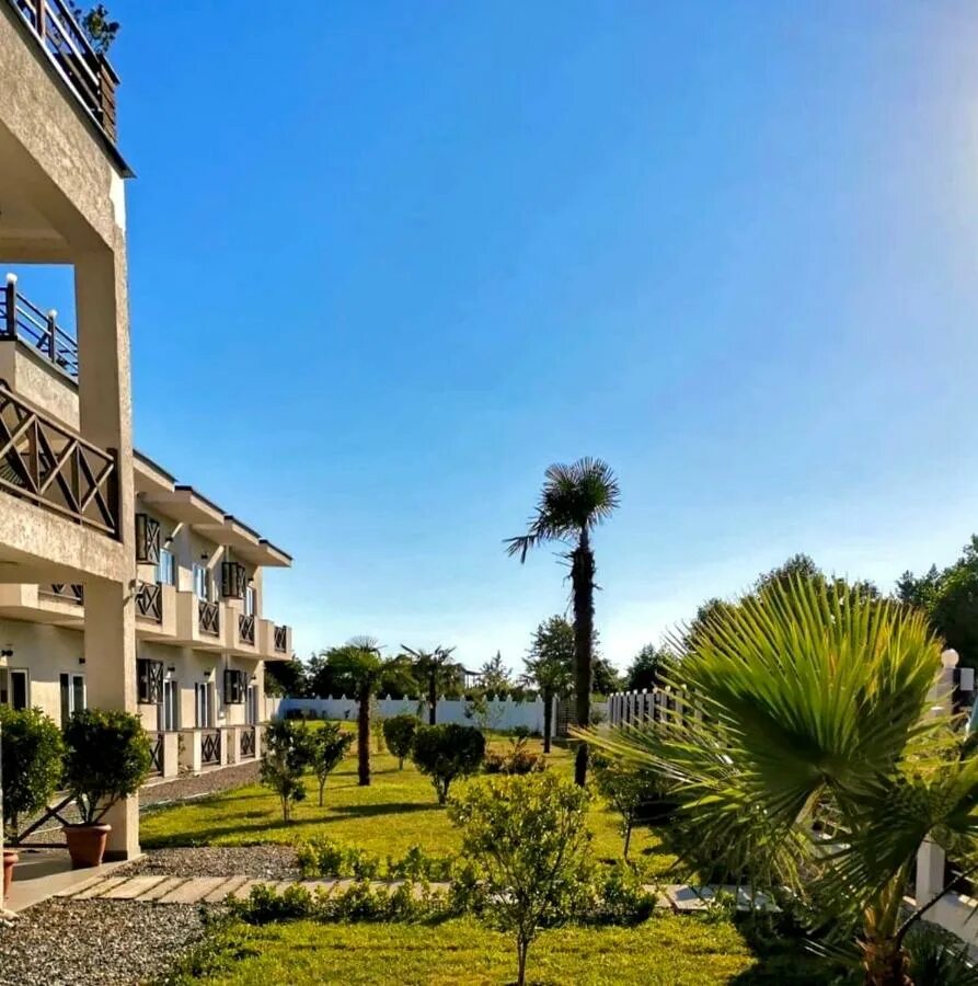 Мини гостиница гудаута. Green land 4 абхазия. Каса дель сол отель новый афон. Гостевой дом макс сухум. Букинг бронирование отелей абхазия.