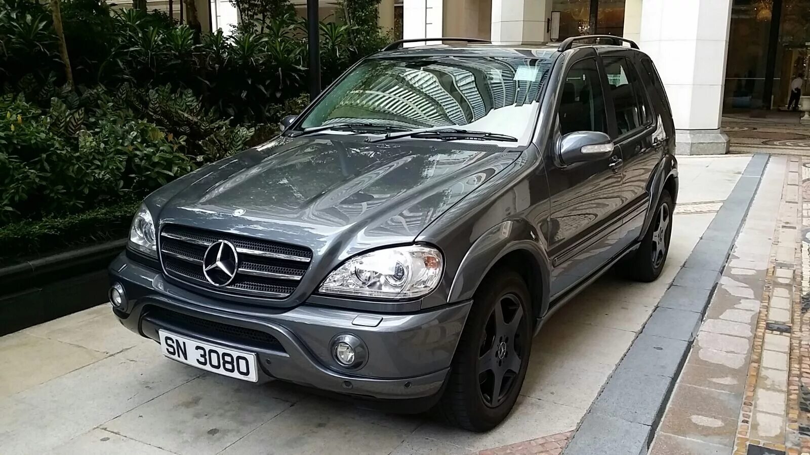 Купить мерседес мл в москве. Mercedes ml w163. Mercedes ml 163 AMG. Мерседес-Бенц мл 55 АМГ. Mercedes-Benz ml 55 AMG.