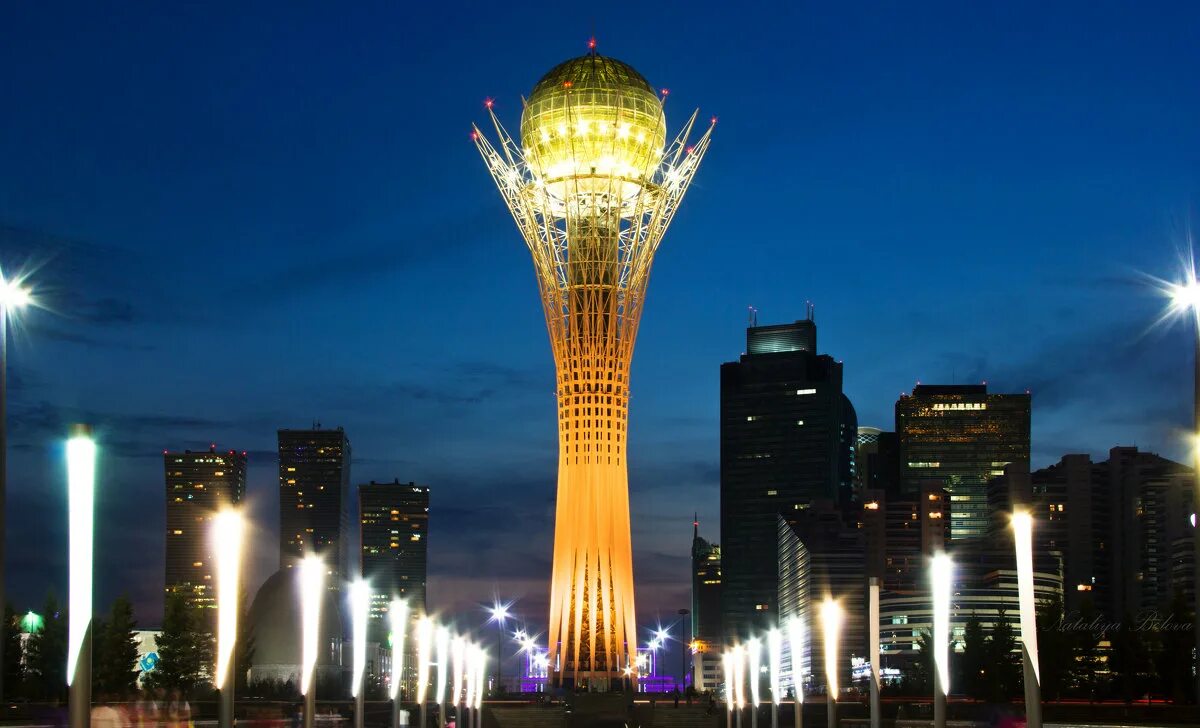 Монумент Астана-Байтерек. Казахстан башня Байтерек. Астана башня Байтерек. 1. Монумент Астана-Байтерек. Астана свет