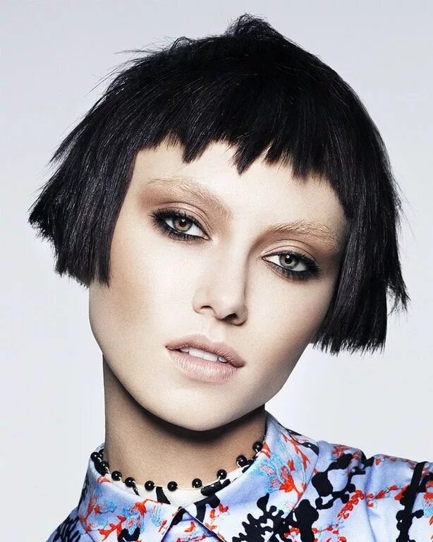 Crop Hairstyle For Girls: 15 Best Styles Chic short hair, Hair styles, Crop hair