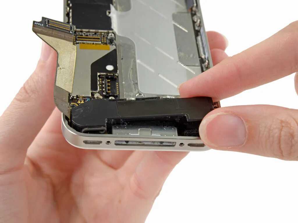 Почему не работает верхний динамик. Динамик айфон 4. слуховой динамик iphone 12. айфон 4s разъем. динамик s1586.