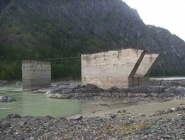 Уровень воды в катуне на сегодня. Катунская ГЭС горный Алтай. Недостроенная Катунская ГЭС горный Алтай. ГЭС Чемал горный Алтай. Штольни Катунской ГЭС.