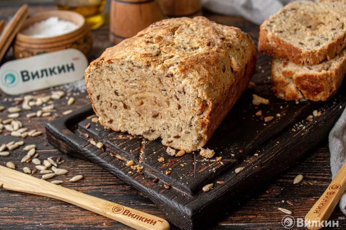 Цельнозерновой хлеб на закваске рецепт в духовке. Вкусный ароматный хлеб. Цельнозерновой хлеб. Выпечка хлеба из цельнозерновой муки. Хлеб из цельнозерновой муки в духовке.