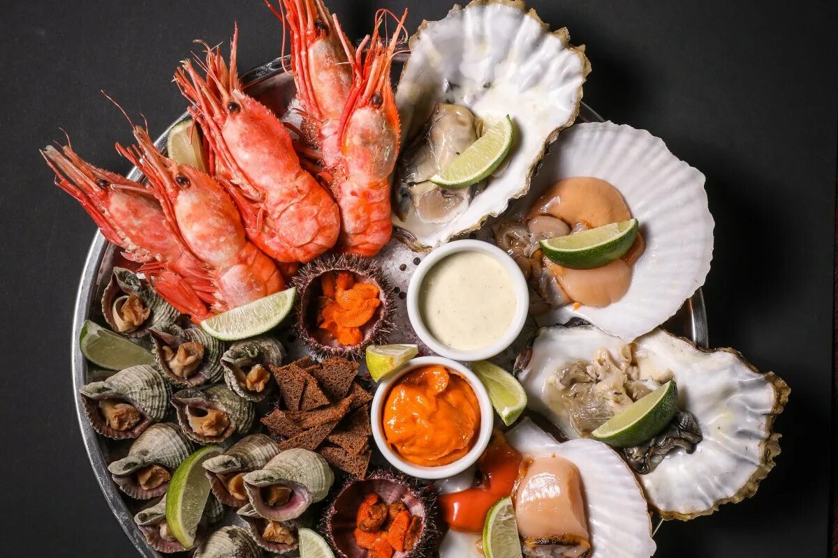 Экзотические морепродукты. Находка океан бар. Морские продукты. Морепродукты. Рыбный прилавок.