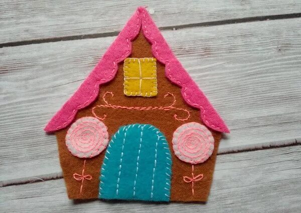 Фетровые домики для детей. Домик из фетра объемный. Домик из фетра плоский. Домик из фетра плоский. Домики из фетра декор.