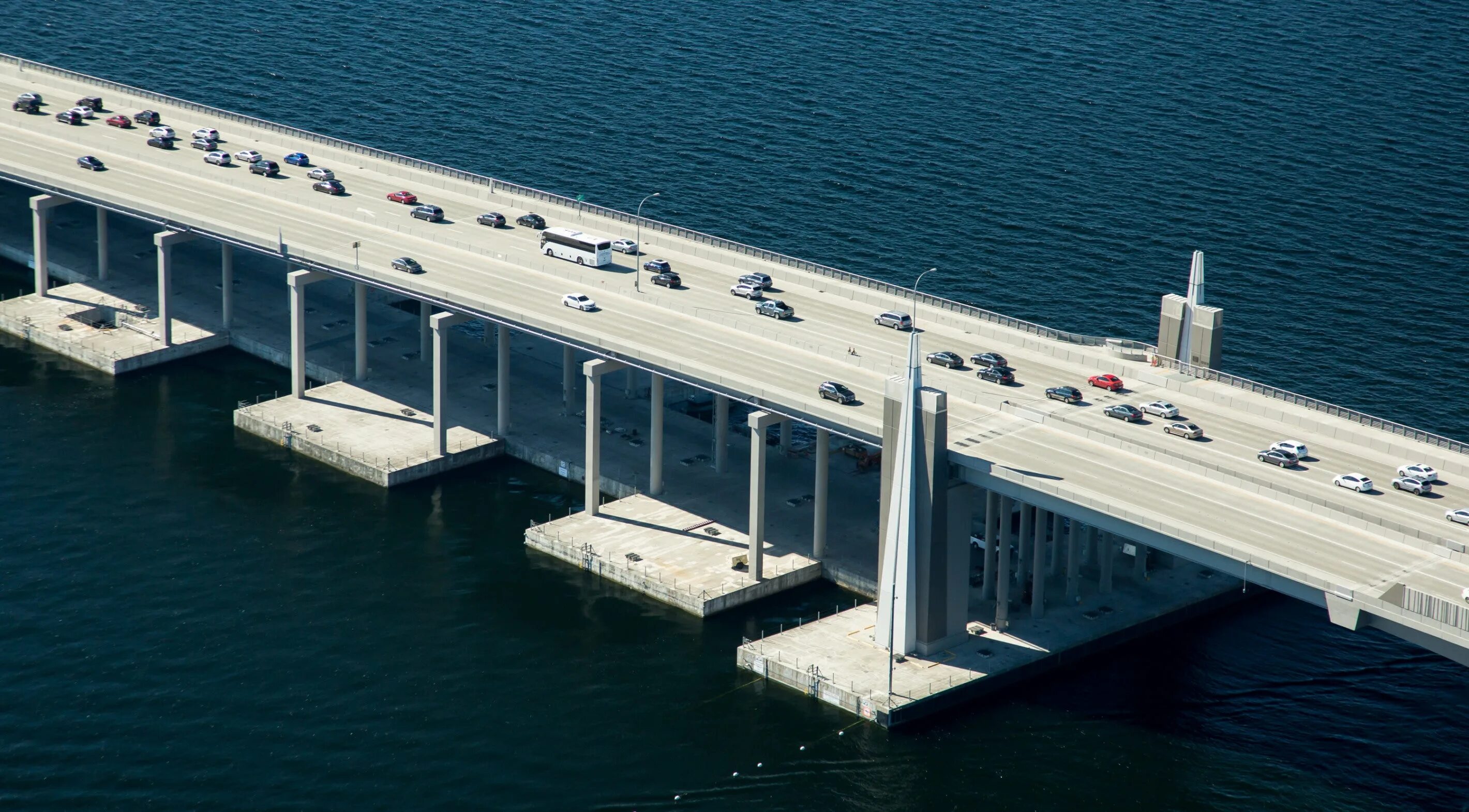 Floating bridge. Сиэтл мост 520. floating bridge - floating bridge 1969. hlvw mfb (medium floating bridge transport) 2 canadian mec… _ flickr.