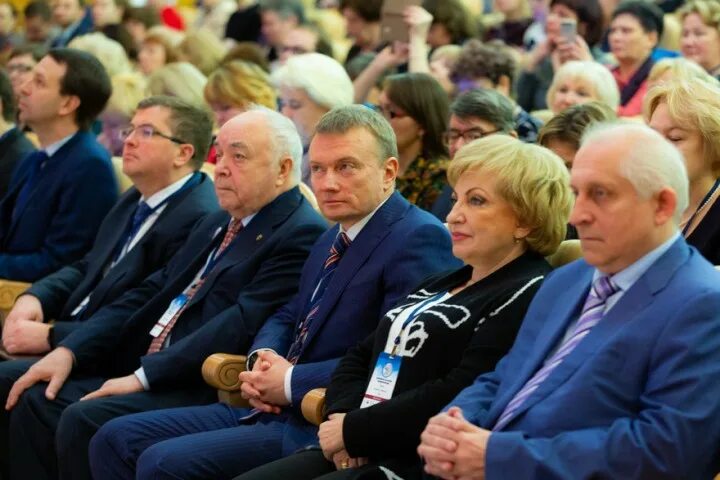 Всероссийский съезд учителей химии мгу 2022. Мариинская женская гимназия вятка. Всероссийская конференция учителей. Московский съезд учителей. Съезд учителей русского языка и литературы мгу.