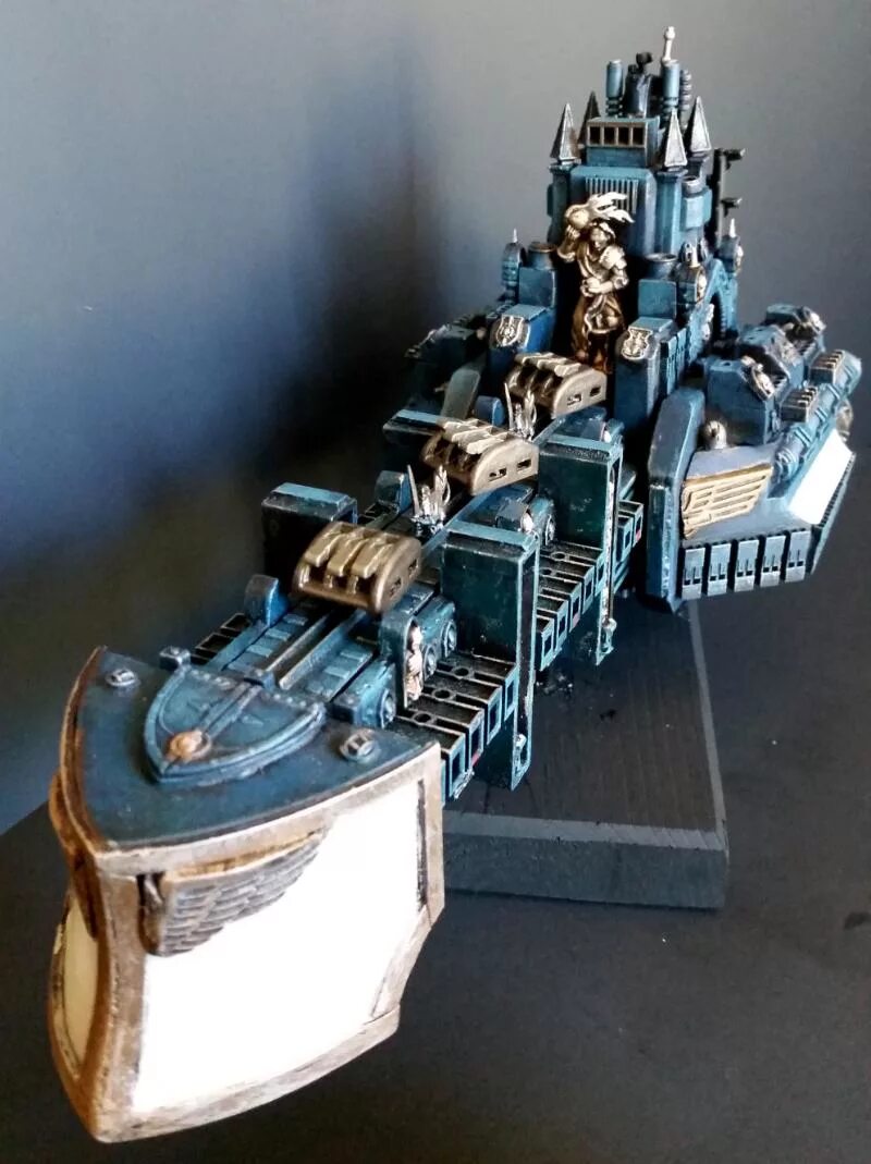 Warhammer rogue trader корабль. Warhammer 40k корабли. warhammer 40k космический корабль империума. катер вархаммер. warhammer 40000 гранд крейсер.
