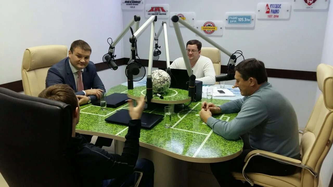 Планета фм оренбург. Планета fm Оренбург. Тыщенко спорт ФМ Оренбург. Планета ФМ Оренбург логотип.