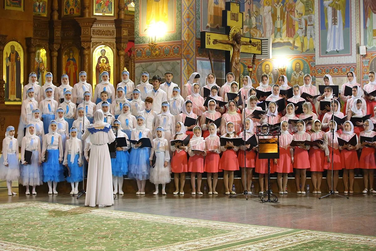 Хор школы Сергиевского храма города Москвы под управлением Михайлова. Детский хор. Православный детский хор. Барнаульский детский хор. Хор детей слушать