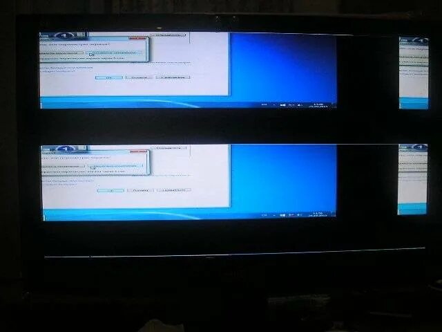 Раздваивается изображение на мониторе. Раздвоение монитора. Экран ноутбука разделился на 2 части. Двоится изображение на мониторе. Экран разделился на части