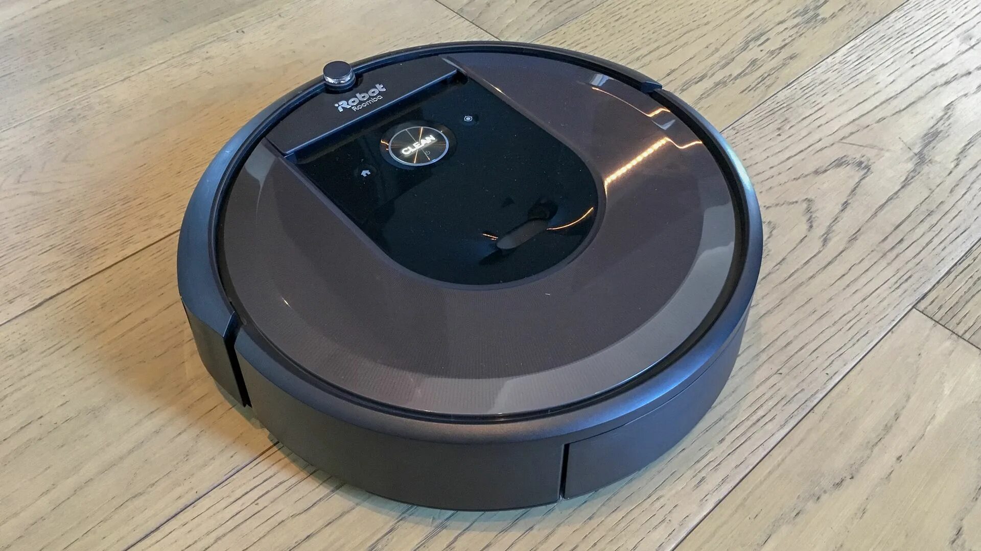 Робот-пылесос IROBOT Roomba i7. Пылесосы IROBOT Roomba i7. IROBOT Roomba i7. Пылесос Румба i7. Робот пылесос гудит