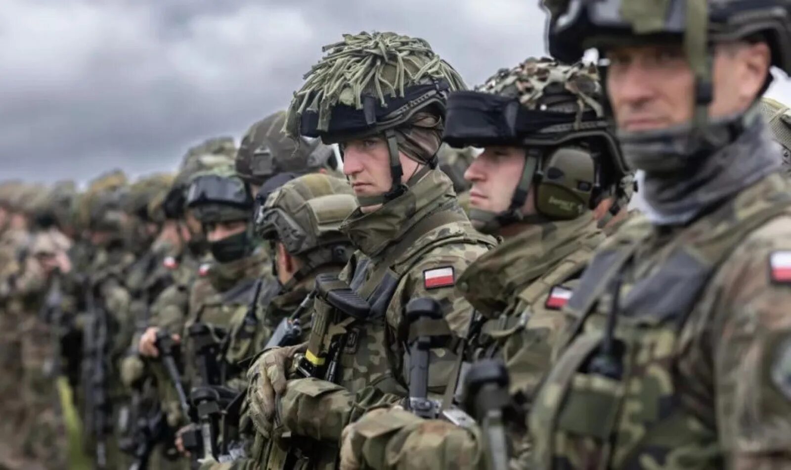Политики польши. Переслав польша. Форма белорусских пограничников. Poland army. Войска нато.