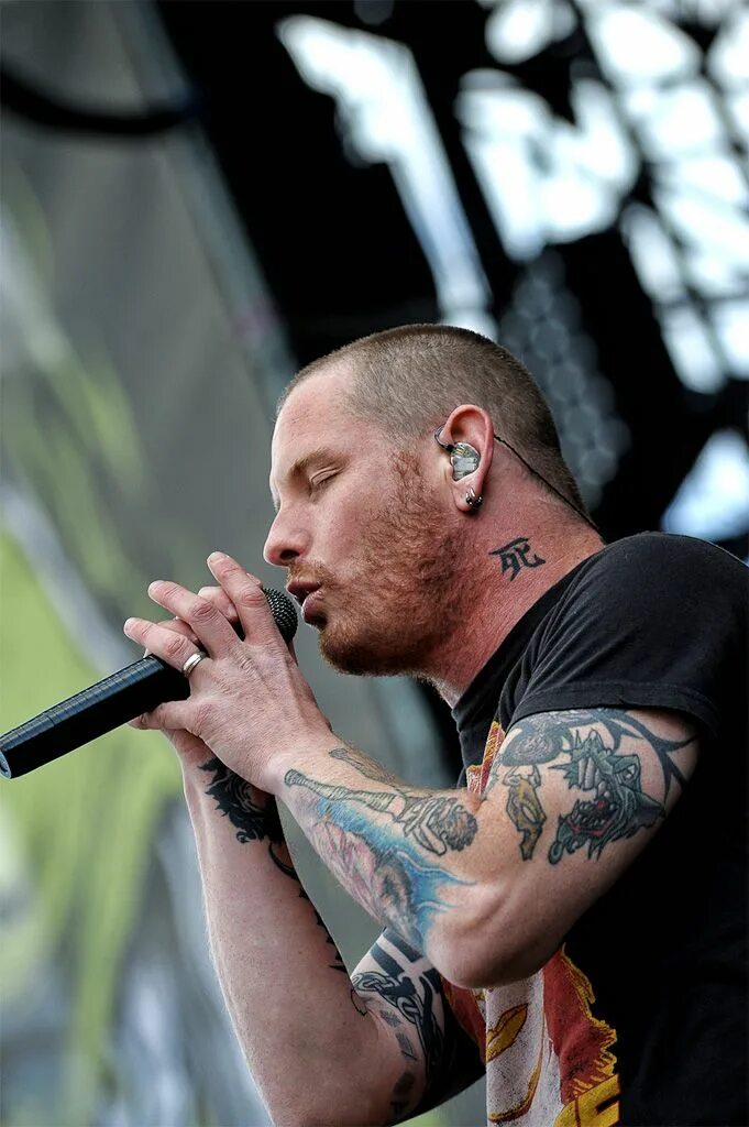 Corey tailor. Corey taylor. кори тейлор стоун соур. кори тейлор фото.