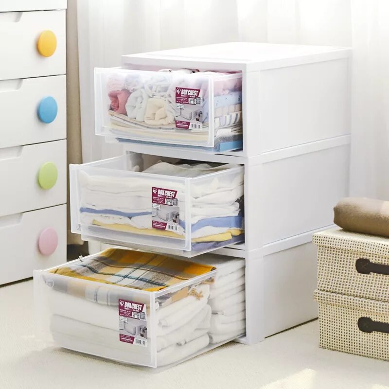 стильные коробки для хранения. прозрачные контейнеры для хранения вещей. контейнер под кровать. пластмассовые коробки для хранения. бокс для хранения вещей.