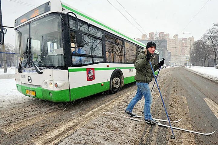 Зимой автобусы ходят