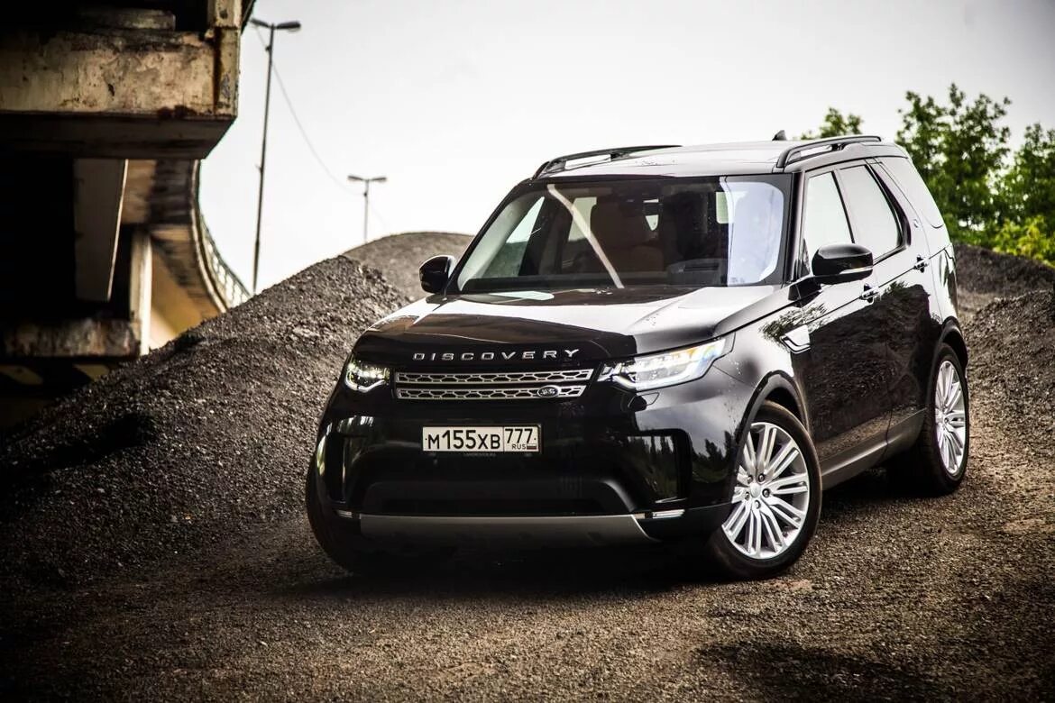 Дискавери драйв. Land Rover Discovery 5. Range Rover Discovery 5. Land Rover Discovery 2021. Ленд Ровер Дискавери 5 черный.