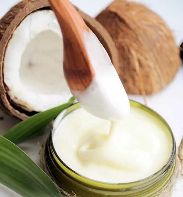 Кокосовой масло для лица. Масло кокоса и миндаля. Масло для тела natura botanica сладкого миндаля. Кокосовое масло кандида. Маска для ресниц кокосовое масло + оливковое.