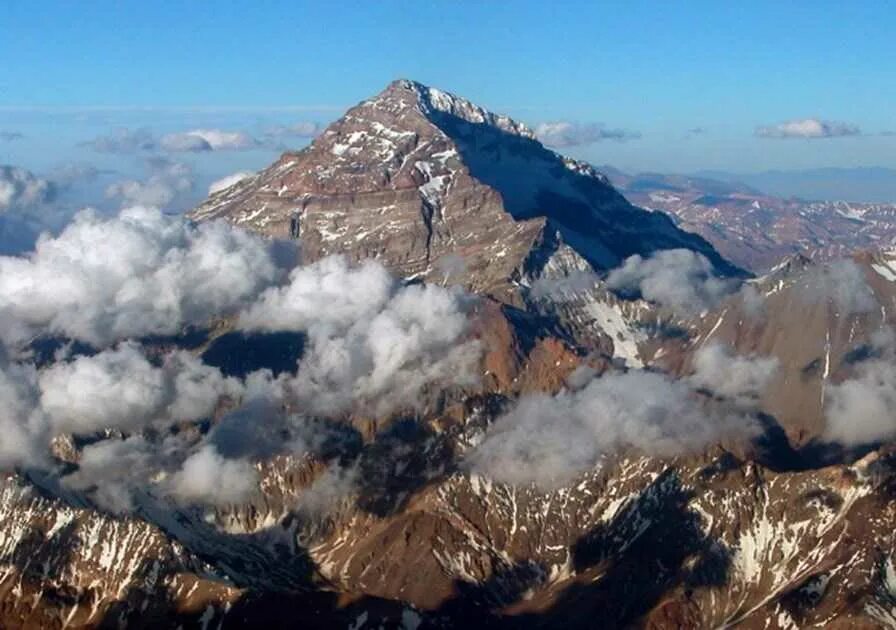 Гора Аконкагуа. Аргентина гора Аконкагуа. Южная Америка вершина Аконкагуа. Высота горы Аконкагуа в Аргентине.