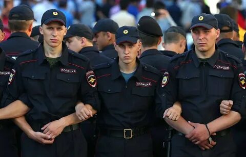 Почему милицию в России переименовали в полицию
