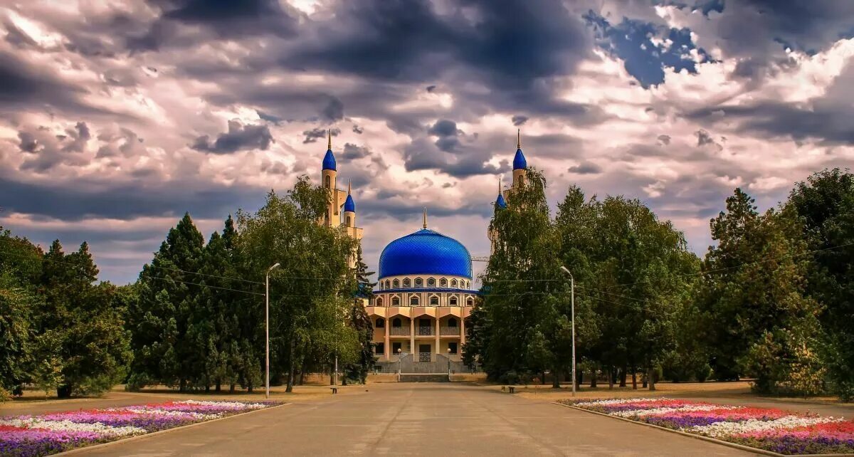 Соборная мечеть Майкопа. Россия, Республика Адыгея, Майкоп. Столица Адыгеи Майкоп. Республика Адыгея мечеть Майкоп. Майкопе т