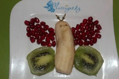 Жалаңаш қыздар жүгіріп жүр