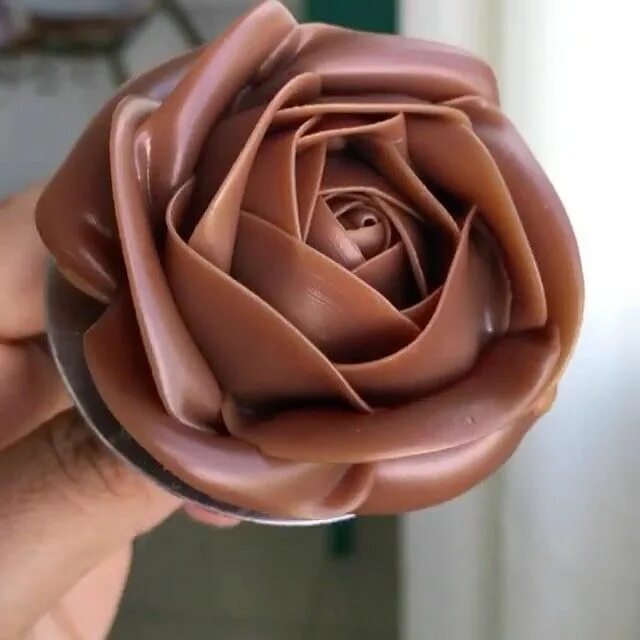 Шоколадные розочки. Шоколадные цветы. Шоколадные розы. Розы из шоколада.