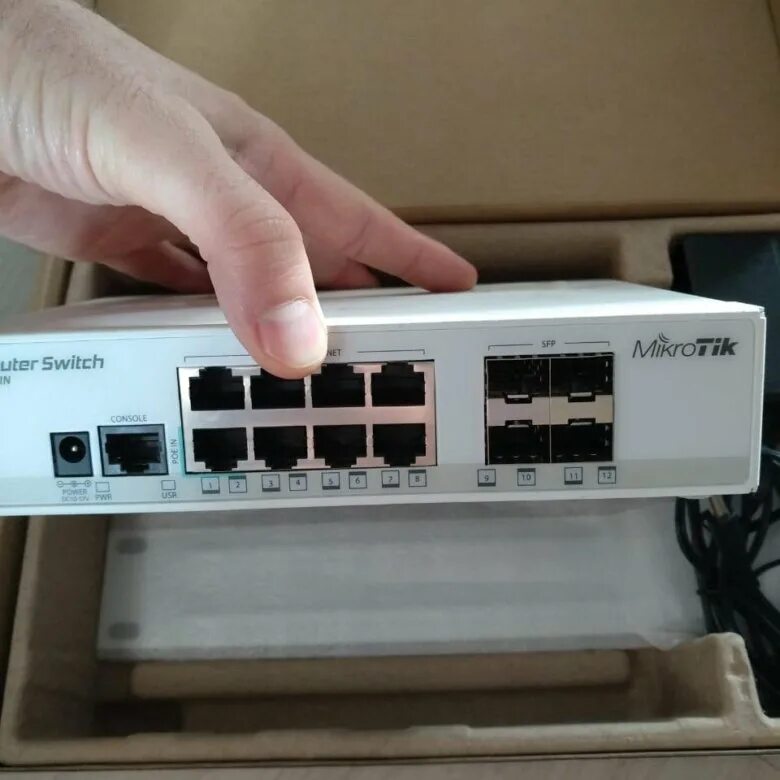 Mikrotik crs112 8p 4s in. Mikrotik crs112. crs112-8g-4s-in.